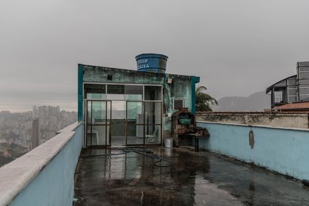 Casa à venda com 360m², 4 quartos e 4 vagas Casa à venda com 360m², 4 quartos e 4 vagasTerraço