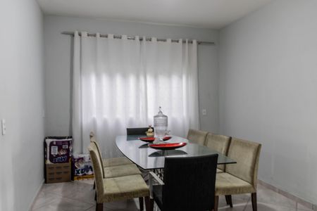 Casa à venda com 360m², 4 quartos e 4 vagas Casa à venda com 360m², 4 quartos e 4 vagasCopa