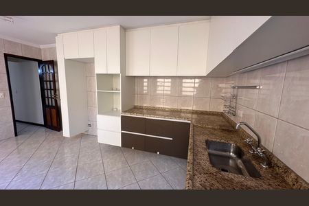 Casa para alugar com 3 quartos, 124m² em Jardim Monte Azul, São Paulo