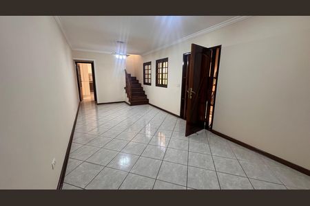 Casa para alugar com 3 quartos, 124m² em Jardim Monte Azul, São Paulo