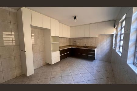 Casa para alugar com 3 quartos, 124m² em Jardim Monte Azul, São Paulo