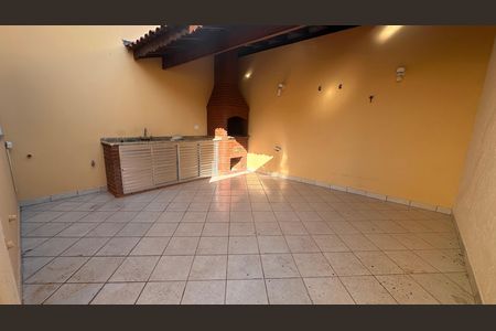 Casa para alugar com 124m², 3 quartos e 2 vagas