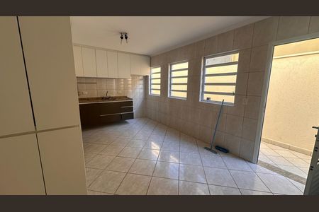 Casa para alugar com 124m², 3 quartos e 2 vagas