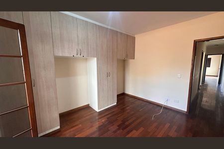Casa para alugar com 124m², 3 quartos e 2 vagas