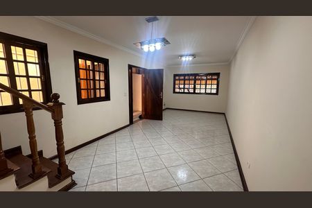 Casa para alugar com 3 quartos, 124m² em Jardim Monte Azul, São Paulo