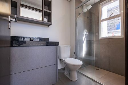 Banheiro de apartamento para alugar com 1 quarto, 43m² em Pinheiros, São Paulo