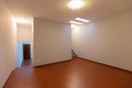 Casa à venda com 3 quartos, 106m² em Vila Nair, São Paulo