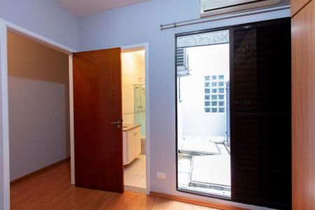 Casa à venda com 3 quartos, 106m² em Vila Nair, São Paulo