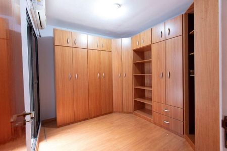 Casa à venda com 3 quartos, 106m² em Vila Nair, São Paulo