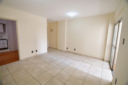 Apartamento à venda com 75m², 2 quartos e sem vagaSala