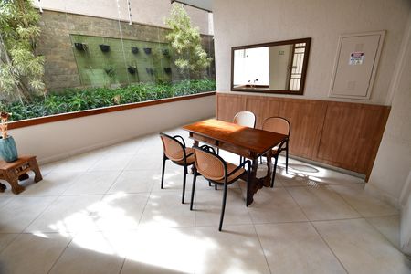 Apartamento à venda com 75m², 2 quartos e sem vagaHall social