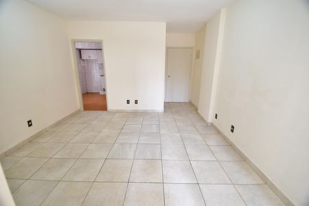 Apartamento à venda com 75m², 2 quartos e sem vagaSala