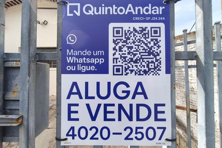 Casa à venda com 330m², 2 quartos e 3 vagasPLACA INSTALADA NA FACHADA