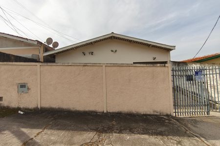 Casa à venda com 330m², 2 quartos e 3 vagasFachada