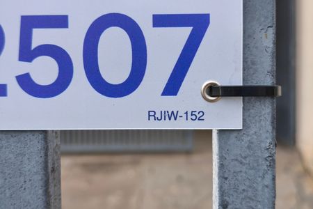 Casa à venda com 330m², 2 quartos e 3 vagasPLACA INSTALADA NA FACHADA RJIW - 152