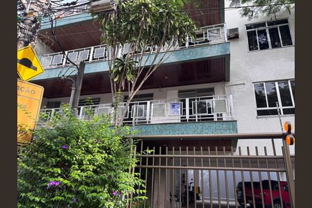 Apartamento à venda com 82m², 2 quartos e 1 vaga Apartamento à venda com 82m², 2 quartos e 1 vagaPlaca
