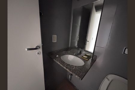 Apartamento à venda com 82m², 2 quartos e 1 vaga Apartamento à venda com 82m², 2 quartos e 1 vagaBanheiro
