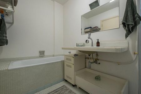 Apartamento à venda com 118m², 2 quartos e sem vaga Apartamento à venda com 118m², 2 quartos e sem vagaBanheiro
