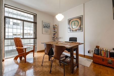 Apartamento à venda com 118m², 2 quartos e sem vaga Apartamento à venda com 118m², 2 quartos e sem vagaSala