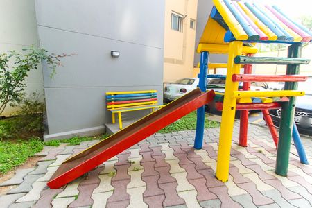 Apartamento à venda com 46m², 2 quartos e 1 vaga Apartamento à venda com 46m², 2 quartos e 1 vagaÁrea comum - Playground
