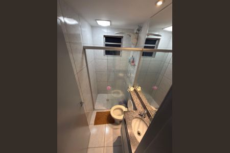 Banheiro de apartamento à venda com 2 quartos, 55m² em Kennedy, Contagem