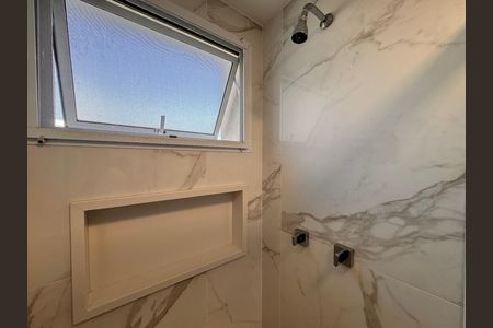 Apartamento para alugar com 82m², 2 quartos e 1 vagaSuíte - Banheiro