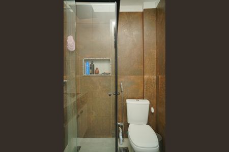 Apartamento para alugar com 108m², 2 quartos e 1 vaga Apartamento para alugar com 108m², 2 quartos e 1 vagaBanheiro do Quarto 2