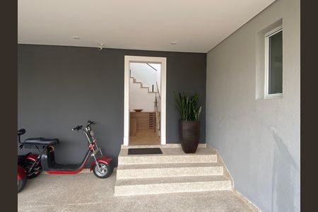 Casa à venda com 600m², 4 quartos e 8 vagas Casa à venda com 600m², 4 quartos e 8 vagasFachada