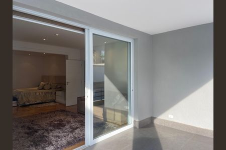 Casa à venda com 600m², 4 quartos e 8 vagas Casa à venda com 600m², 4 quartos e 8 vagasVaranda das Suítes