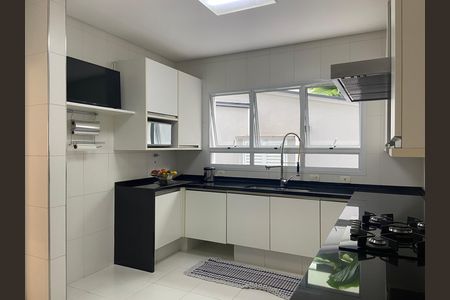 Casa à venda com 600m², 4 quartos e 8 vagas Casa à venda com 600m², 4 quartos e 8 vagasCozinha