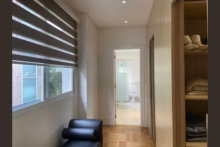 Casa à venda com 600m², 4 quartos e 8 vagas Casa à venda com 600m², 4 quartos e 8 vagasSuíte master