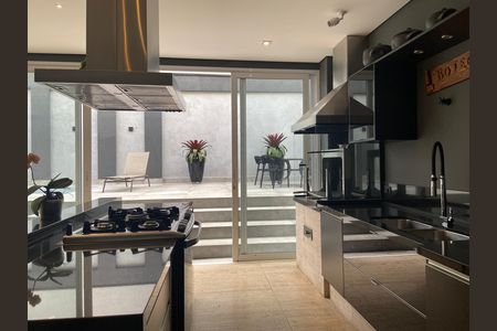 Casa à venda com 600m², 4 quartos e 8 vagas Casa à venda com 600m², 4 quartos e 8 vagasÁrea gourmet