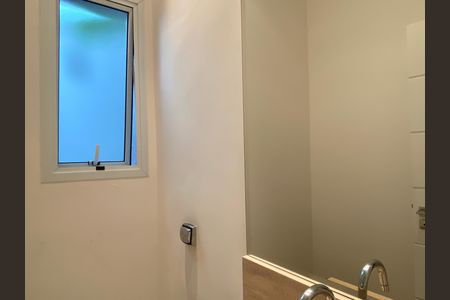Casa à venda com 600m², 4 quartos e 8 vagas Casa à venda com 600m², 4 quartos e 8 vagasBanheiro social