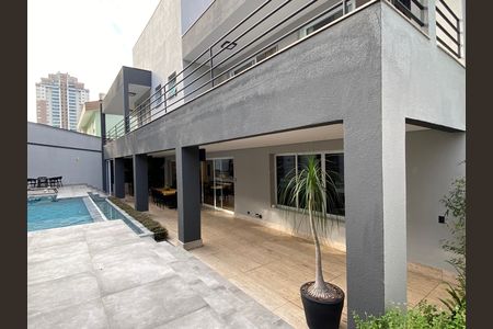 Casa à venda com 600m², 4 quartos e 8 vagas Casa à venda com 600m², 4 quartos e 8 vagasÁrea externa