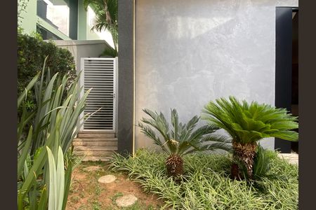 Casa à venda com 600m², 4 quartos e 8 vagas Casa à venda com 600m², 4 quartos e 8 vagasFachada