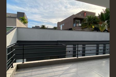 Casa à venda com 600m², 4 quartos e 8 vagas Casa à venda com 600m², 4 quartos e 8 vagasVaranda das Suítes