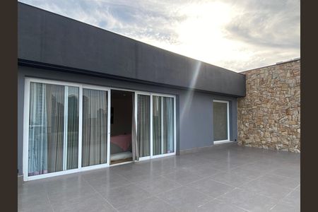 Casa à venda com 600m², 4 quartos e 8 vagas Casa à venda com 600m², 4 quartos e 8 vagasVaranda da Sala