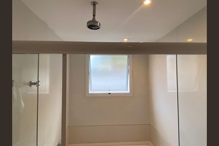 Casa à venda com 600m², 4 quartos e 8 vagas Casa à venda com 600m², 4 quartos e 8 vagasBanheiro da Suíte 1