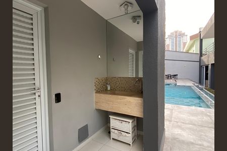 Casa à venda com 600m², 4 quartos e 8 vagas Casa à venda com 600m², 4 quartos e 8 vagasBanheiro da área comum