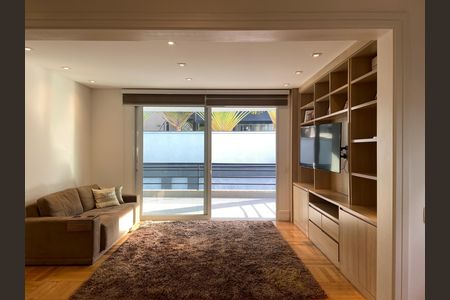 Casa à venda com 600m², 4 quartos e 8 vagas Casa à venda com 600m², 4 quartos e 8 vagasSuíte master