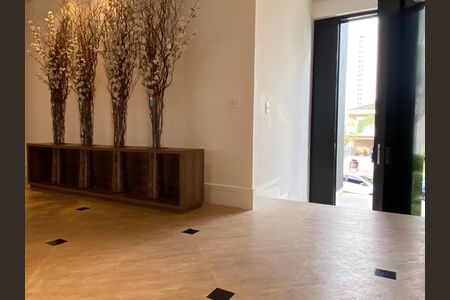 Casa à venda com 600m², 4 quartos e 8 vagas Casa à venda com 600m², 4 quartos e 8 vagasHall de entrada