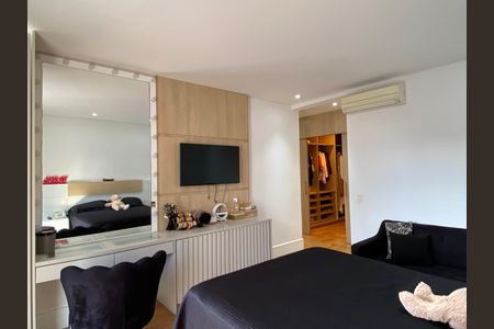 Casa à venda com 600m², 4 quartos e 8 vagas Casa à venda com 600m², 4 quartos e 8 vagasSuíte 3