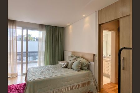 Casa à venda com 600m², 4 quartos e 8 vagas Casa à venda com 600m², 4 quartos e 8 vagasSuíte 2