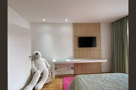 Casa à venda com 600m², 4 quartos e 8 vagas Casa à venda com 600m², 4 quartos e 8 vagasSuíte 2