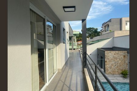 Casa à venda com 600m², 4 quartos e 8 vagas Casa à venda com 600m², 4 quartos e 8 vagasVaranda das Suítes