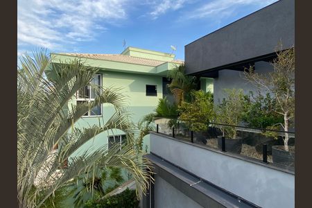 Casa à venda com 600m², 4 quartos e 8 vagas Casa à venda com 600m², 4 quartos e 8 vagasVaranda da Sala