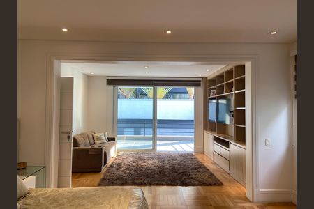 Casa à venda com 600m², 4 quartos e 8 vagas Casa à venda com 600m², 4 quartos e 8 vagasSuíte master