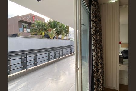 Casa à venda com 600m², 4 quartos e 8 vagas Casa à venda com 600m², 4 quartos e 8 vagasVaranda das Suítes
