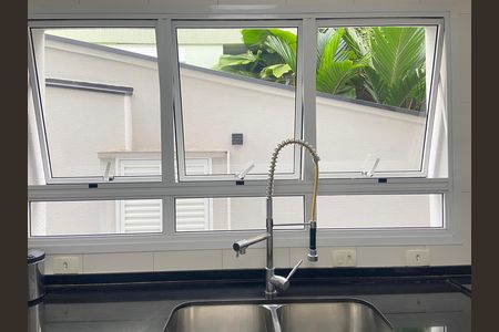 Casa à venda com 600m², 4 quartos e 8 vagas Casa à venda com 600m², 4 quartos e 8 vagasCozinha