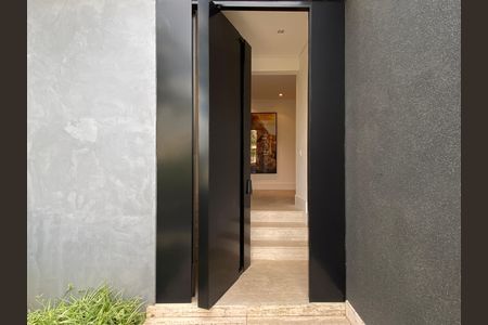 Casa à venda com 600m², 4 quartos e 8 vagas Casa à venda com 600m², 4 quartos e 8 vagasHall de entrada